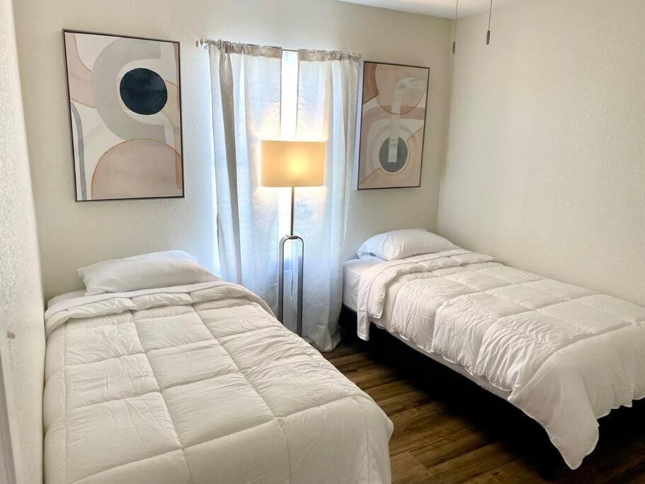Contemporary 2-Bedroom Rental Unit Eagle Pass Esterno foto