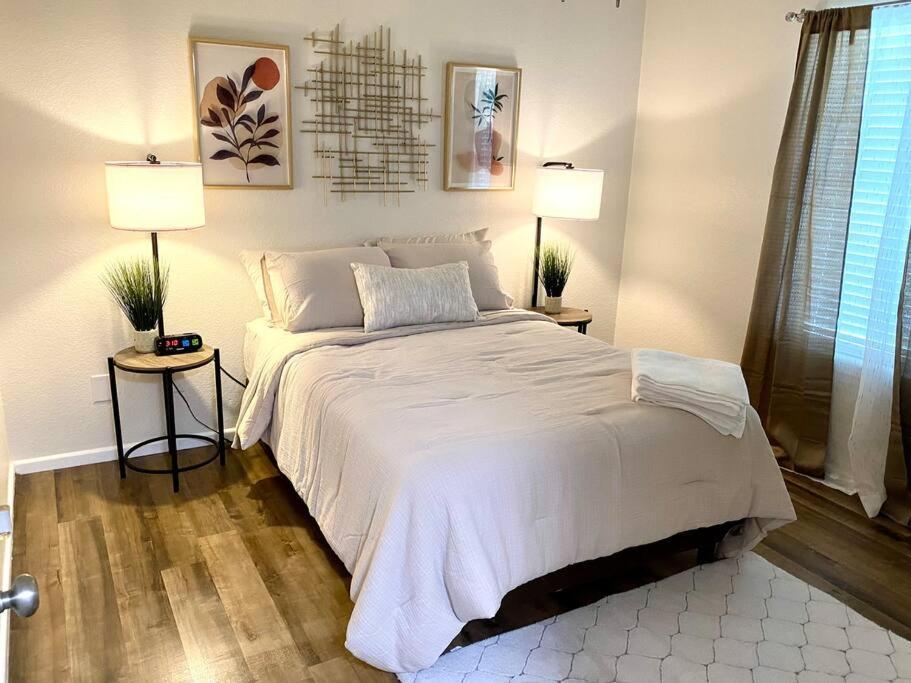 Contemporary 2-Bedroom Rental Unit Eagle Pass Esterno foto